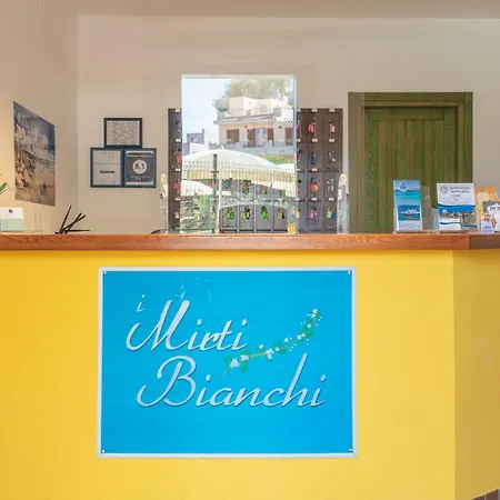 Quaint I Mirti Bianchi 1 Bedroom Sleeps 4 Bilo 4 Apartamento