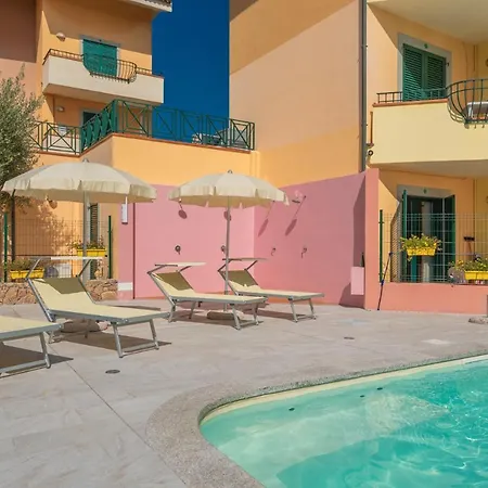 Lejlighed Quaint I Mirti Bianchi 1 Bedroom Sleeps 4 Bilo 4 Santa Teresa Gallura