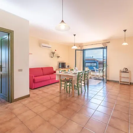 Quaint I Mirti Bianchi 1 Bedroom Sleeps 4 Bilo 4 Santa Teresa Gallura