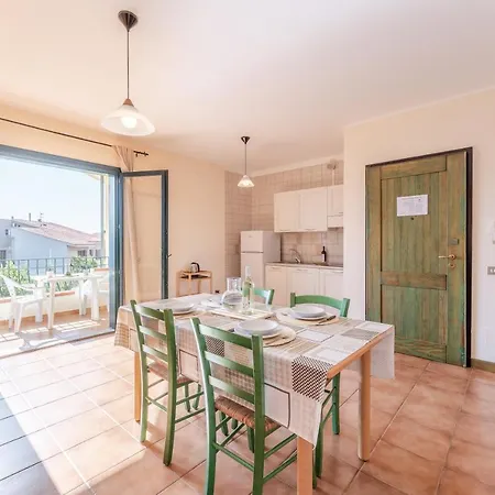 Lejlighed Quaint I Mirti Bianchi 1 Bedroom Sleeps 4 Bilo 4 Santa Teresa Gallura