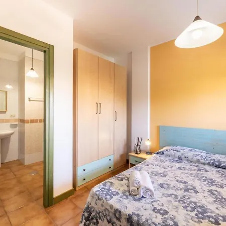 Quaint I Mirti Bianchi 1 Bedroom Sleeps 4 Bilo 4 Apartment Santa Teresa Gallura