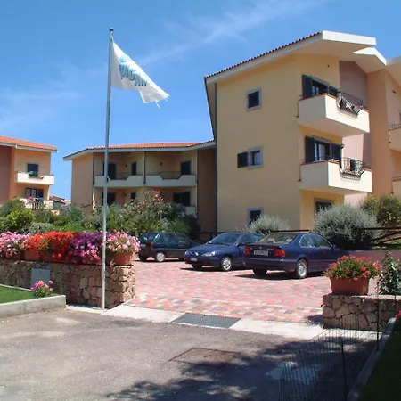 Quaint I Mirti Bianchi 1 Bedroom Sleeps 4 Bilo 4 Santa Teresa Gallura