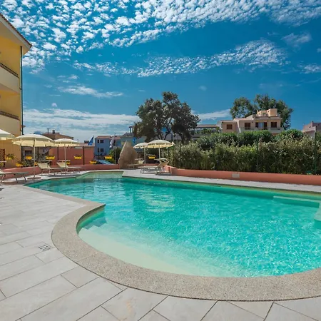 Lejlighed Quaint I Mirti Bianchi 1 Bedroom Sleeps 4 Bilo 4 Santa Teresa Gallura