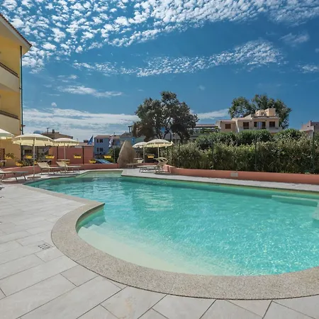 Quaint I Mirti Bianchi 1 Bedroom Sleeps 4 Bilo 4 Apartment Santa Teresa Gallura