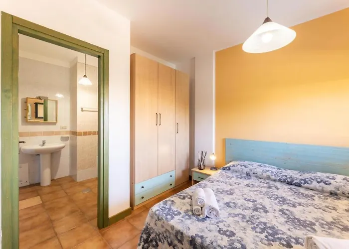 Quaint I Mirti Bianchi 1 Bedroom Sleeps 4 Bilo 4 Appartement Santa Teresa Gallura