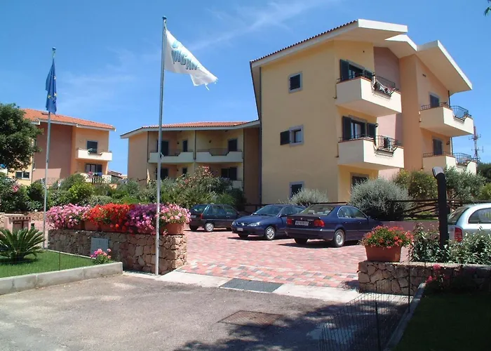 Quaint I Mirti Bianchi 1 Bedroom Sleeps 4 Bilo 4 Santa Teresa Gallura
