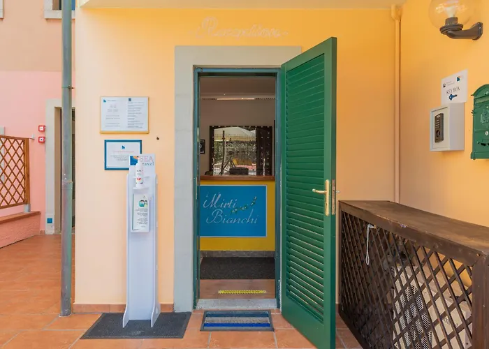 Quaint I Mirti Bianchi 1 Bedroom Sleeps 4 Bilo 4 Appartement Santa Teresa Gallura
