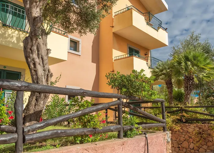 Quaint I Mirti Bianchi 1 Bedroom Sleeps 4 Bilo 4 * Santa Teresa Gallura